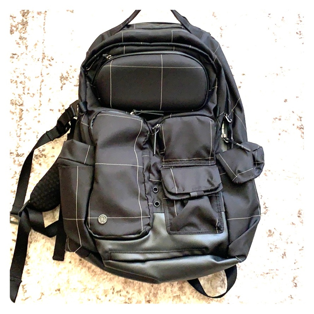 Lulu lemon cruiser back pack (reflective)